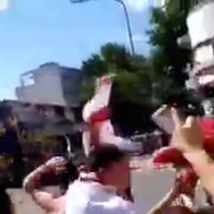 El botellazo a un hincha de River durante los incidentes con el bús