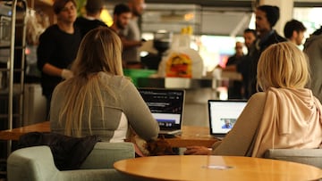 Este es el motivo por el que cada vez más cafeterías prohíben los portátiles