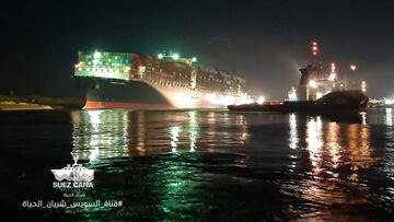 El buque 'Ever Given', "reflotado parcialmente" tras seis d¨ªas varado en el Canal de Suez