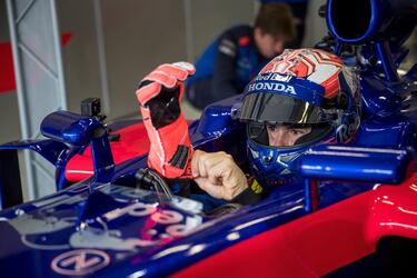 Marc Mrquez en el pit lane antes de rodar con el monoplaza en el circuito Red Bull Ring.