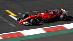 MEX362. CIUDAD DE M&Eacute;XICO (M&Eacute;XICO), 28/10/2017.- El alem&aacute;n Sebastian Vettel de Ferrari participa en la tercera sesi&oacute;n de practicas libres del Gran Premio de M&eacute;xico de F&oacute;rmula Uno hoy, s&aacute;bado 28 de octubre de 2017, en el Aut&oacute;dromo Hermanos Rodr&iacute;guez en Ciudad de M&eacute;xico (M&eacute;xico). EFE/Ulises Ruiz Basurto