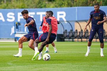 El PSG y el delantero acercaron posturas y el de Bondy volvió a entrenarse con el grupo que dirige Luis Enrique.