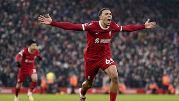 Liverpool (United Kingdom), 03/12/2023.- Trent Alexander-Arnold of Liverpool celebrates after scoring the 4-3 leading goal during the English Premier League soccer match between Liverpool FC and Fulham FC, in Liverpool, Britain, 03 December 2023. (Reino Unido) EFE/EPA/TIM KEETON EDITORIAL USE ONLY. No use with unauthorized audio, video, data, fixture lists, club/league logos, 'live' services or NFTs. Online in-match use limited to 120 images, no video emulation. No use in betting, games or single club/league/player publications.