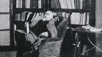 José María Waldo Echegaray y Eizaguirre (1833-1916) fue un gran personaje multidisciplinar destacando en la ingeniería, la dramaturgia, la política o las matemáticas. También fue ministro de Obras Públicas y de Finanzas, además de senador vitalicio del Consejo de Instrucción Pública. Fue el cuarto Premio Nobel de Literatura y primer español en conseguirlo. Fue galardonado con el Nobel de Literatura por su obra Mariana (1892).