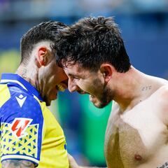 Carlos Fernández y Chust llevan a la locura al Mirandilla