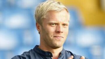 El Sevilla amargó a Gudjohnsen su estreno con el Barça