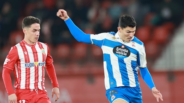 Yeremay revienta al Almería y devuelva la sonrisa al Deportivo