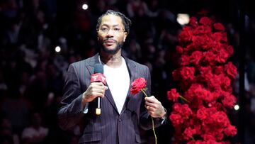 El United Center se rinde a Derrick Rose tras el anuncio de la retirada de su camiseta.