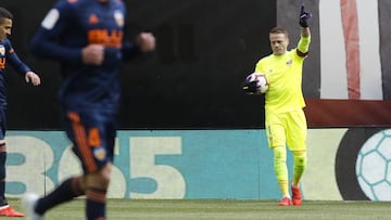 Alberto Garc&iacute;a, ante el Valencia.