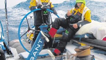 <b>ADELANTE. </b>La tripulación se soprepuso a la avería del jueves.