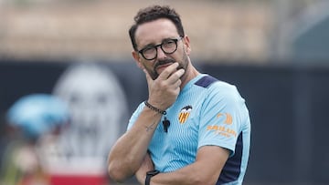Bordalás, en un entrenamiento del Valencia.