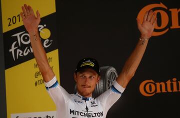 Matteo Trentin celebrando la victoria en la 17ª etapa del Tour de Francia. 