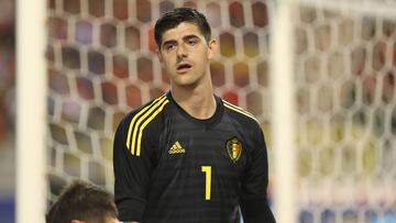 Courtois con B&eacute;lgica. 