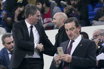 Robert Fernández, director deportivo del Barcelona, con Jorge Sampaoli, entrenador de la selección de Argentina.