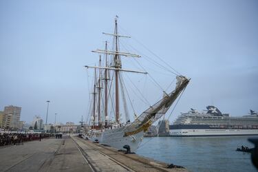 El buque escuela Juan Sebastián Elcano en el puerto de Cádiz. A 11 de enero de 2025 en Cádiz.