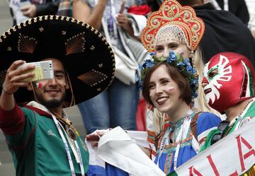 En 20 imágenes, el color y la pasión del México vs Rusia