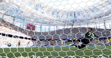 Suecia 1-0 Corea del Sur | El colegiado señaló un penalti claro de Min-Woo sobre Claeson. El arbitro tuvo que pedir el VAR para asegurarse. Andreas Granqvist transformó el penalti.