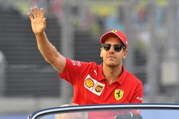 Vettel llegando al circuito de Marian Bay del Gran Premio de Singapur. 