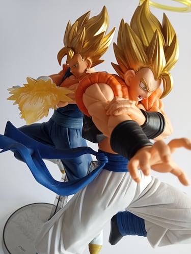 Las dos brutales figuras de Vegetto y Gogeta que celebran uno de los videojuegos más exitosos de ‘Dragon Ball Z’