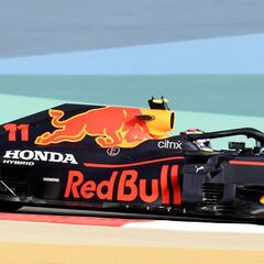 Debut agridulce para 'Checo' Pérez con Red Bull