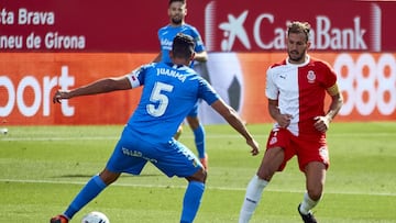 Stuani frente amJuanma durante un partido contra el Fuenlabrada.