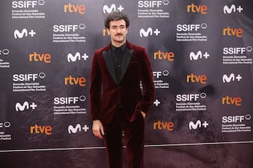 Miki Esparbe posa en la alfombra roja de la gala de clausura del Festival de San Sebastián.