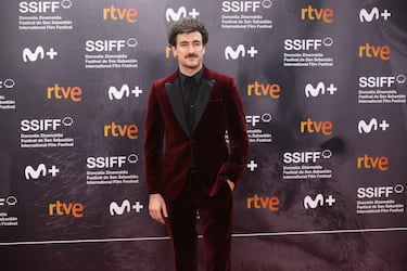 Miki Esparbe posa en la alfombra roja de la gala de clausura del Festival de San Sebastián.