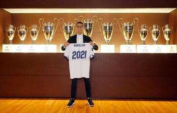 Cristiano extended his Real Madrid contract until 2021 on Mondy.