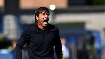 Soccer Football - Serie A - Empoli v Napoli - Stadio Carlo Castellani, Empoli, Italy - October 20, 2024 Napoli coach Antonio Conte reacts REUTERS/Jennifer Lorenzini