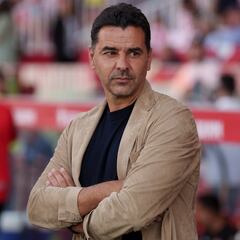 Míchel renueva hasta 2026