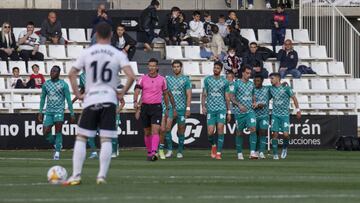 El Almería salió victorioso de El Plantío.