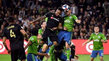 El mediocampista canadiense no pudo ocultar su enojo luego de la derrota de Los Angeles Football Club ante Seattle Sounders en la Final de Conferencia.