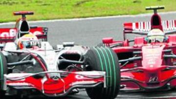 <b>ÚLTIMA BATALLA. </b>Lewis Hamilton (izq.) y Felipe Massa están preparados para el GP de Brasil.