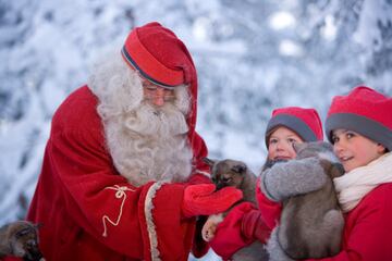 En unas horas todos los niños del mundo recibirán una sorpresa de parte de Papá Noel.