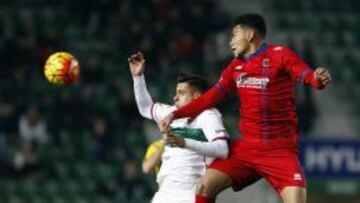 Javi Jiménez sostiene la muralla