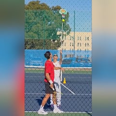 El ejercicio viral de Alcaraz para mejorar su saque con su nuevo entrenador: es una brutalidad