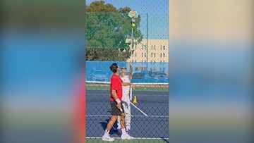 El ejercicio viral de Alcaraz para mejorar su saque con su nuevo entrenador: es una brutalidad