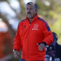 Romero intenta explicar por qué los jugadores de la U no llegaron a la concentración voluntaria