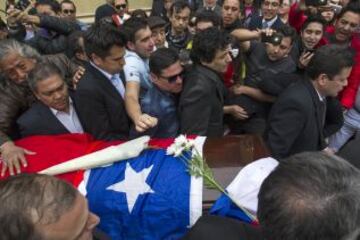 Numerosas personas llegaron hasta el funeral del ex comentarista deportivo.