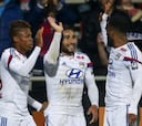 El Lyon resiste con diez ante
el Saint Etienne y sigue líder