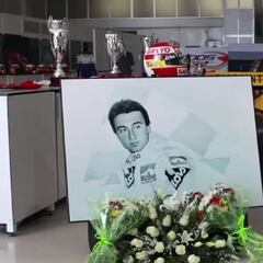 La emotiva despedida de su equipo a Adrián Campos