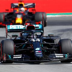 Mercedes y Red Bull, como el ratón y el gato