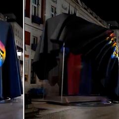 El Barça calienta el Clásico: ‘planta’ esta lona gigante en la Puerta del Sol y la destapa de noche