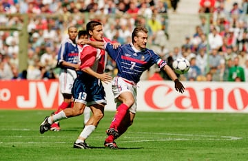 El actual seleccionador de Francia es el único que ya tiene experiencia como entrenador en el banquillo de un Mundial. Como jugador disputó seis partidos en el Mundial de Francia 1998, acabó el Mundial como Campeón.