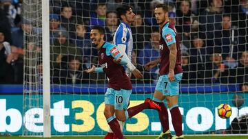 Chicharito sigue borrado del West Ham en goleada ante Huddersfield Town