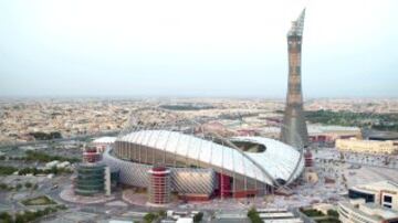 El Khalifa International Stadium es el recinto al aire libre refrigerado más grande del mundo, diseñado para que la sensación térmica en su interior sea de 26º en una zona en la que se registran temperaturas máximas de 50º en verano. 