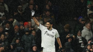 Soccer Football - Premier League - Fulham v Sunderland - Craven Cottage, London, Britain - November 22, 2025 Fulham's Raul Jimenez celebrates scoring their first goal REUTERS/Isabel Infantes EDITORIAL USE ONLY. NO USE WITH UNAUTHORIZED AUDIO, VIDEO, DATA, FIXTURE LISTS, CLUB/LEAGUE LOGOS OR 'LIVE' SERVICES. ONLINE IN-MATCH USE LIMITED TO 120 IMAGES, NO VIDEO EMULATION. NO USE IN BETTING, GAMES OR SINGLE CLUB/LEAGUE/PLAYER PUBLICATIONS. PLEASE CONTACT YOUR ACCOUNT REPRESENTATIVE FOR FURTHER DETAILS..