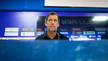 Quique Sánchez Flores en rueda de prensa.