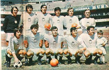 El Necaxa cambia de nombre y sede, se convierte en el Atlético Español, equipo que duró 11 años en la Primera División.