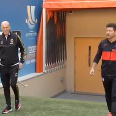 Respeto y distancia en la previa: el saludo de Zidane y Simeone junto a la Supercopa